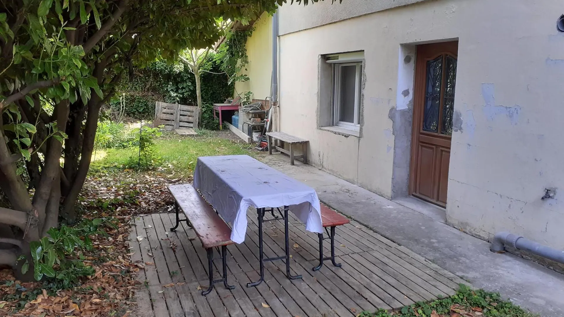 Studio Le Bon Coin Condrieu Francja
